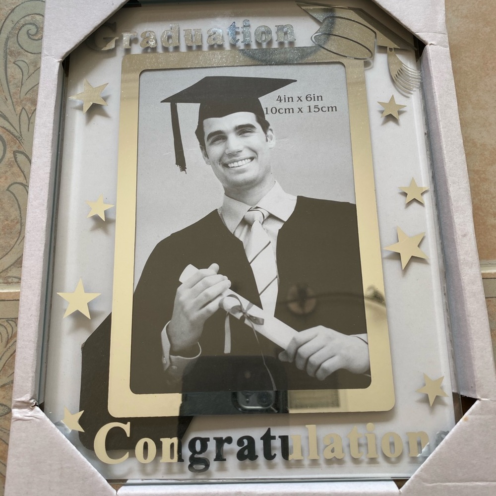 Picture frame - for Graduation 4” x 6” picture - Picture 5 of 8